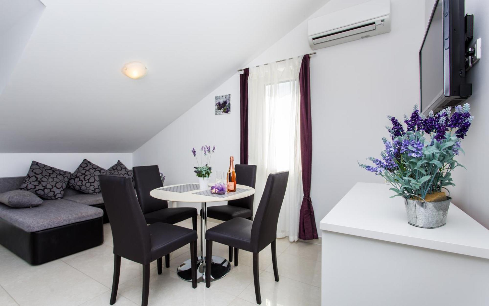Apartments Lavanda Baska  Ngoại thất bức ảnh